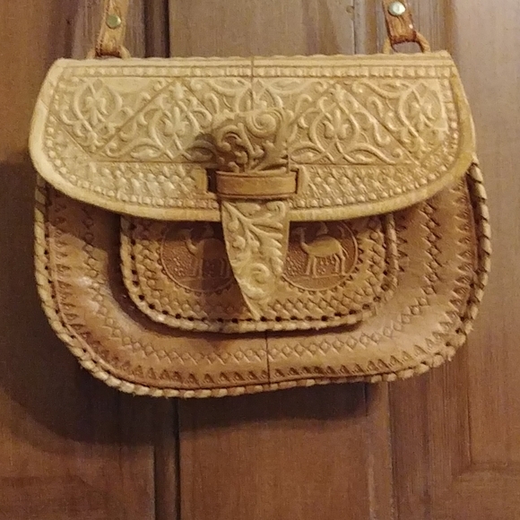 Leather Tooled Camel Crossbody/Shoulder Bag - Picture 3 of 8
